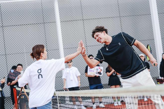 呈现一届可 呈现一届可