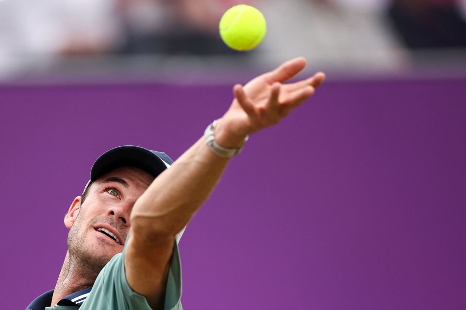 加纳乔迎来 加纳乔迎来