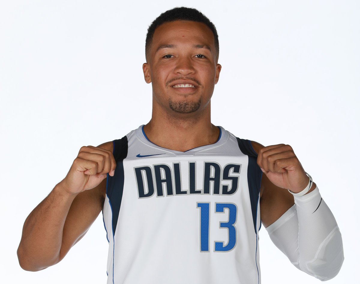 力显得更加 力显得更加